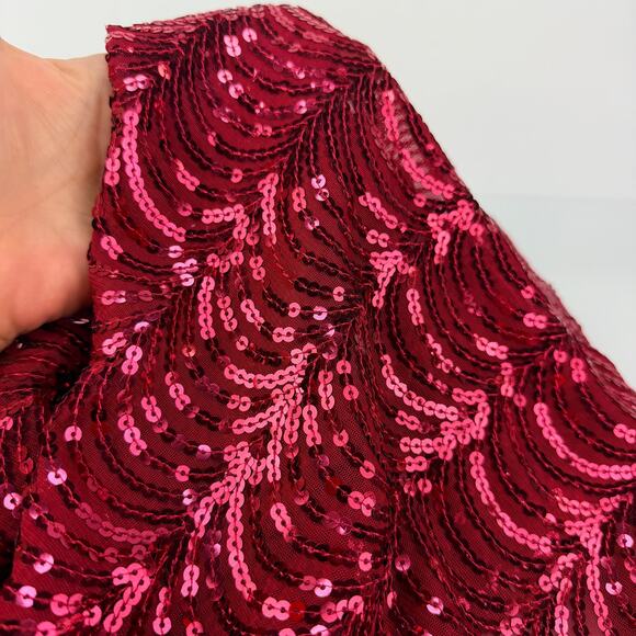 NEW Betsey Johnson RED sequined Bling Scalloped Edge Long wrap Rectangular shawl - Picture 6 of 8